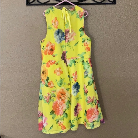 Dress - Picture 3 of 4